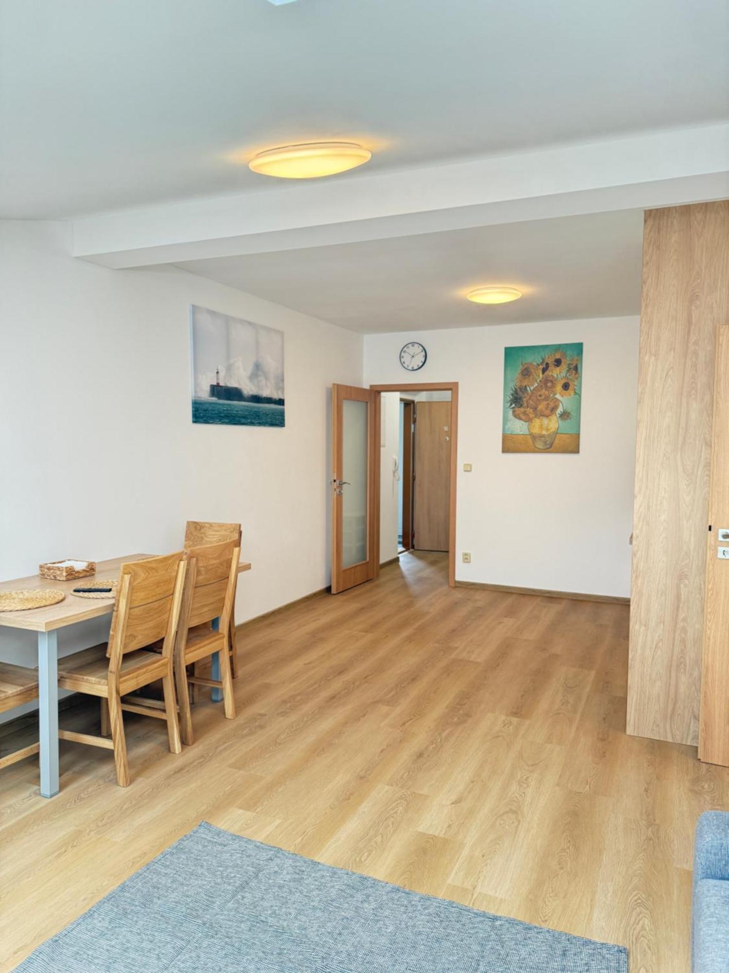 Riverside Apartment *
